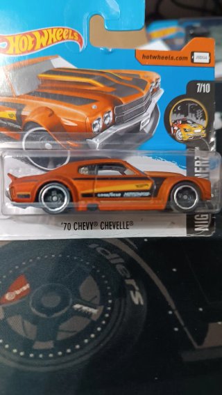Hot Wheels '70 Chevy Chevelle Naranja