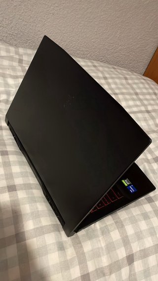 MSI Katana GF66 RTX 3050 i7