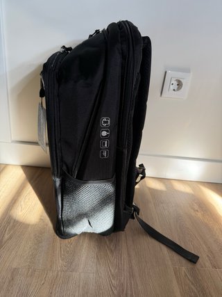MOCHILA BULLPADEL THERMOPOCKET NEGRA Y BRONCE