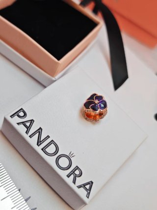 Charm Pandora color rosegold Flor con caja origina