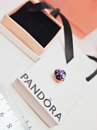 Charm Pandora color rosegold Flor con caja origina