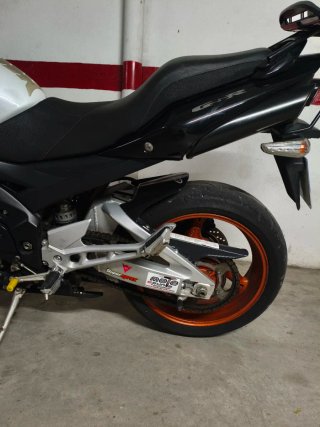 Suzuki GSR 600cc Naked Blanca