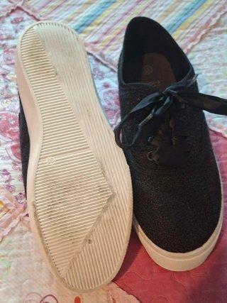 Zapatillas mujer negras con lazo