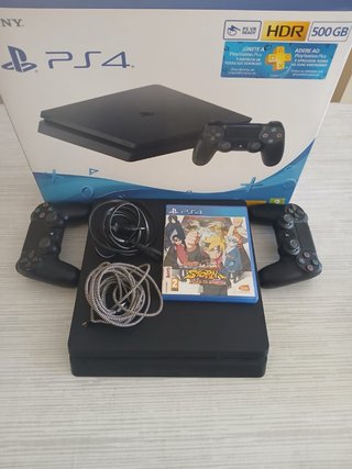 Consola PS4 Negra con 2 Mandos y Juego