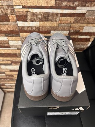 Sneakers Adidas VL Court Base talla 41 1/3