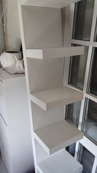 Estanteria de pared blanca, modelo Lack de Ikea