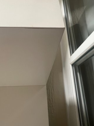 Estanteria de pared blanca, modelo Lack de Ikea