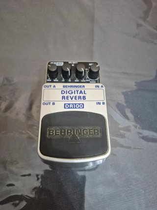 Amplificador Marshall 10W + Pedal Reverb