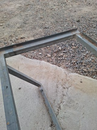 Soporte metálico para colmenas