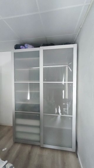 Armario modular blanco y gris