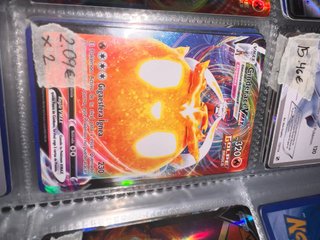 Carta Pokémon Gigaesfera Ignea VMAX