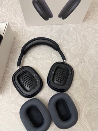 Apple AirPods Max Space Gray