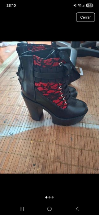 Botines plataforma negros y rojos