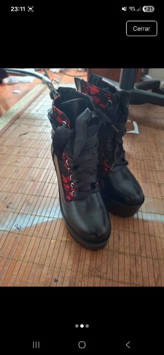 Botines plataforma negros y rojos