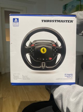 Volante Thrustmaster Ferrari PS5/PS4