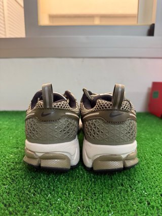Nike Vomero 5 Talla 35.5 Nuevas Outlet