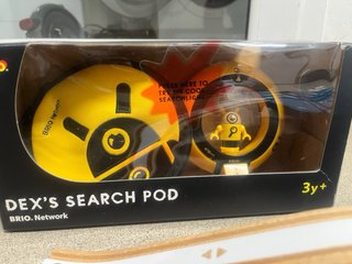 2 Juguetes Brio: Dex's Search Pod y Emo's Mail Hub
