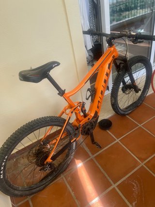 Bicicleta Eléctrica Giant Full Suspension