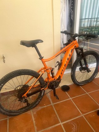 Bicicleta Eléctrica Giant Full Suspension