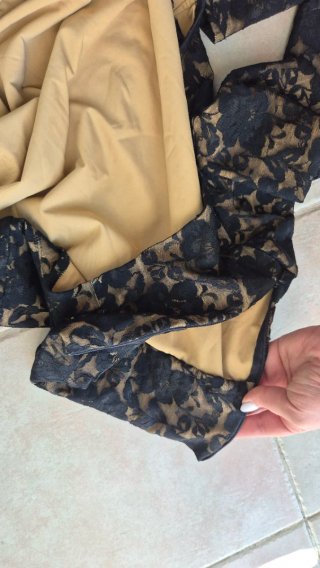 Abito corto pizzo nero e beige
