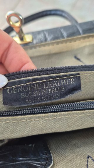 Borsa Nera con Texture Coccodrillo