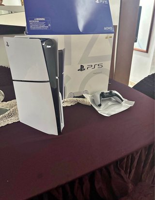 Consola PS5 Slim Sony Blanca y Negra