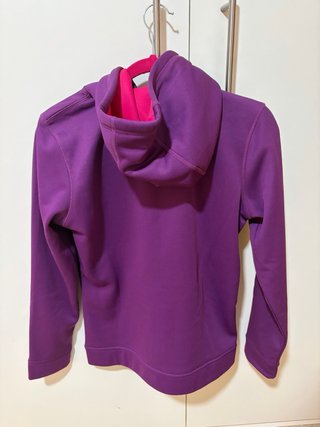 Sudadera Izas Morada con Capucha