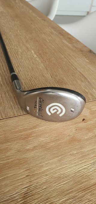 Palo golf hibrido cleveland 16 regular