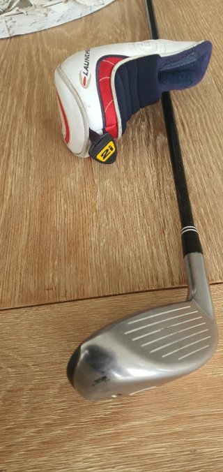 Palo golf hibrido cleveland 16 regular