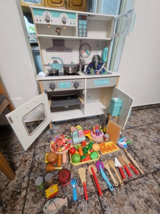 Cocina de juguete con accesorios