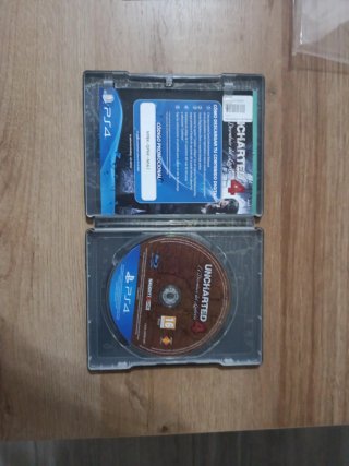 Uncharted 4 PS4 + Steelbook