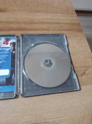 Uncharted 4 PS4 + Steelbook