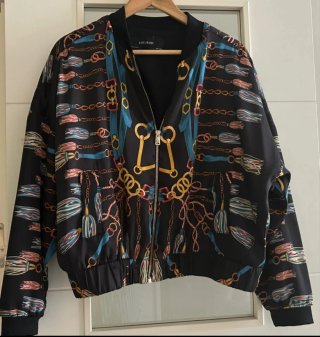 Cazadora Bomber Zara Estampada