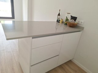 Muebles de cocina nuevos con encimera