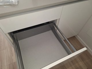 Muebles de cocina nuevos con encimera