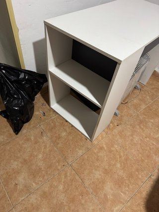 Escritorio blanco y negro