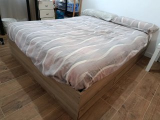 Cama con cajones y colchón de 135cm