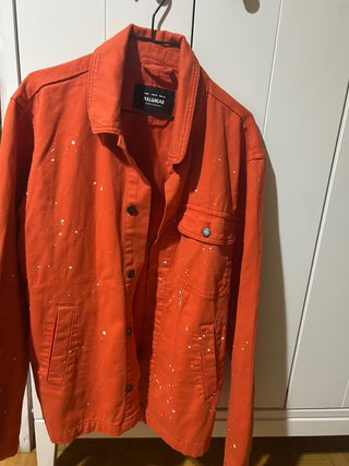 Chaqueta Pull&Bear naranja salpicada
