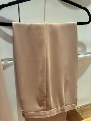 Traje Zendra Beige Chaqueta y Pantalón.
