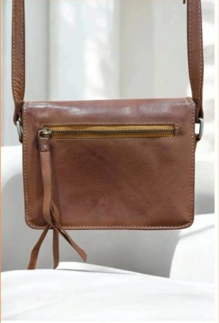 Bolso bandolera de piel marrón Gorg