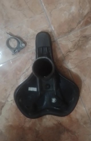 Sillín de bicicleta negro