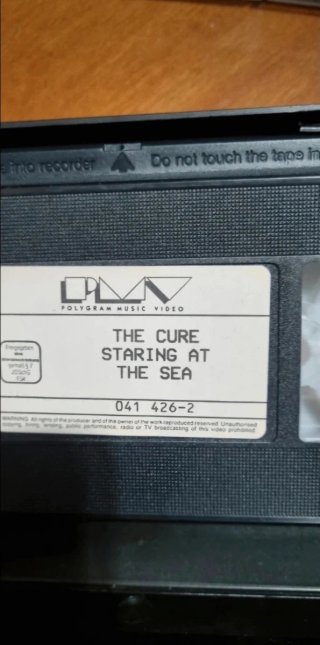 Vhs vintage "The Cure - staring at the sea".