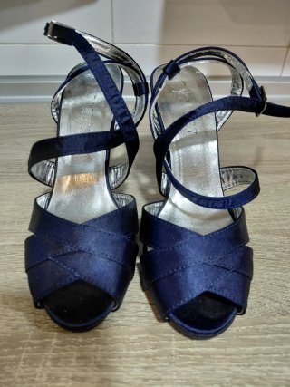 Zapatos de tacón azul