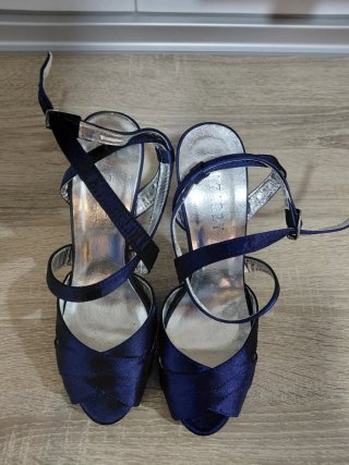Zapatos de tacón azul