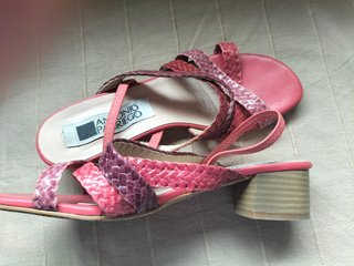 Sandalias de piel rojas