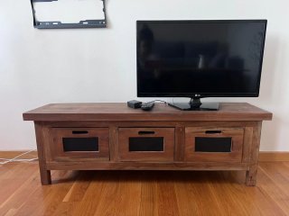 Mueble TV madera salón