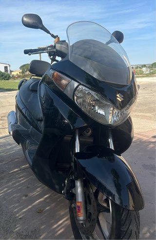 Suzuki Burgman 125cc Negra