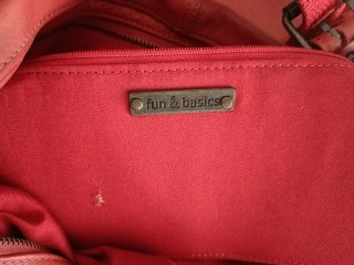 Bolso rojo de piel