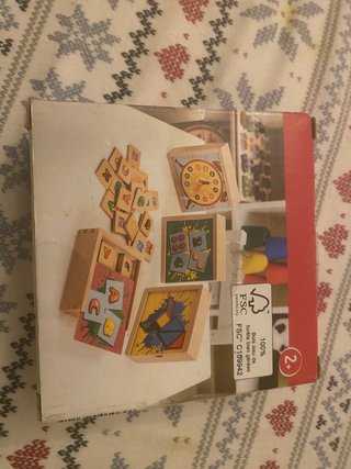 Caja de aprendizaje letras de madera