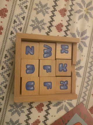 Caja de aprendizaje letras de madera